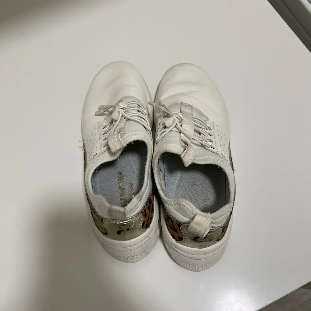 Clove‎ Cheetah Healthcare Nursing Sneakers size 7.5